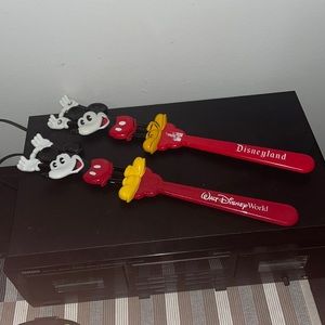 Vintage Disneyland Disney World Mickey Mouse Back Scratcher